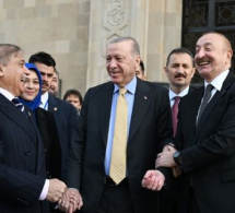 <i><b>Bakıdakı paraddan tarixi görüntülər -<font color=red> FOTOLAR</b></i></font>