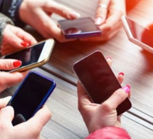 <i><b>Mobil telefonlar bahalaşacaq - <font color=red>VİDEO</b></i></font>